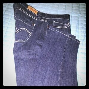Women's Levi's Jeans